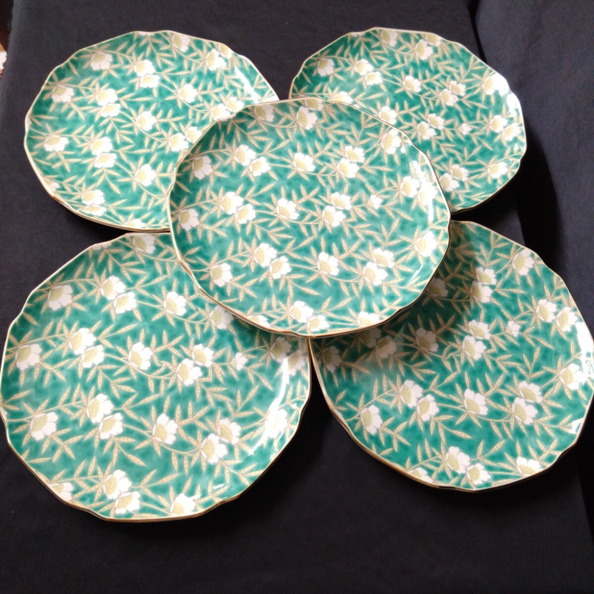 新品未使用 有田焼 佐賀錦 中皿5枚 節句 会食 お祝い お食事会 テーブルコーディネート レストラン 新生活 料亭拍卖