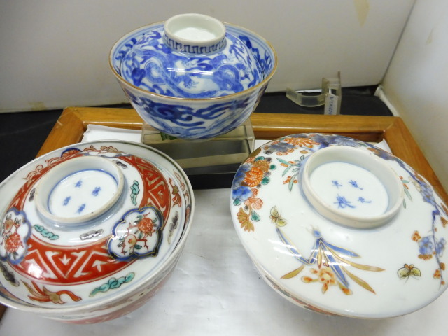 三田旧家より未使用成化年製 蒸し碗;富貴長春金さい碗;染付飯ワンーオール蓋つき ―3客拍卖