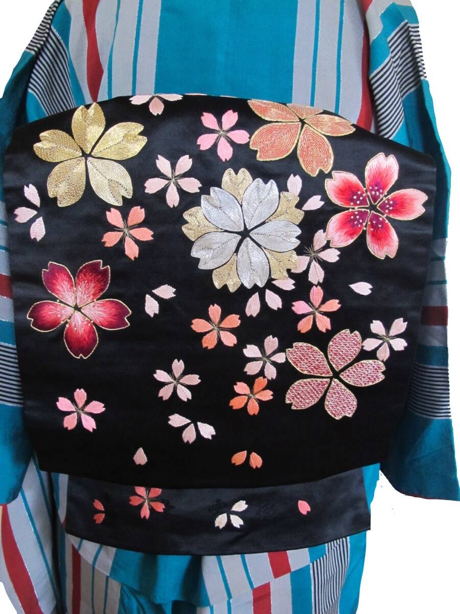 華やか 桜尽くし 総刺繍 アンティーク名古屋帯 黒繻子 金駒刺繍拍卖