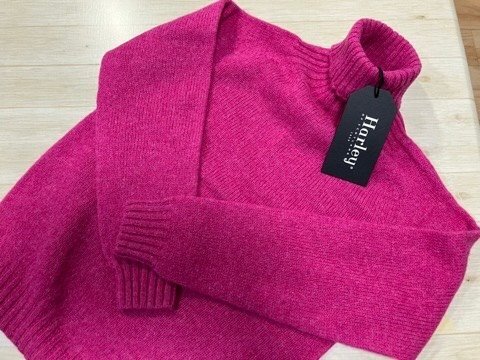 ★送料割引!タートルネックセーター ニューウールニット 羊毛 英国製 34 M相当 濃ピンク LADIES Harley of Scotland ★未使用格安拍卖