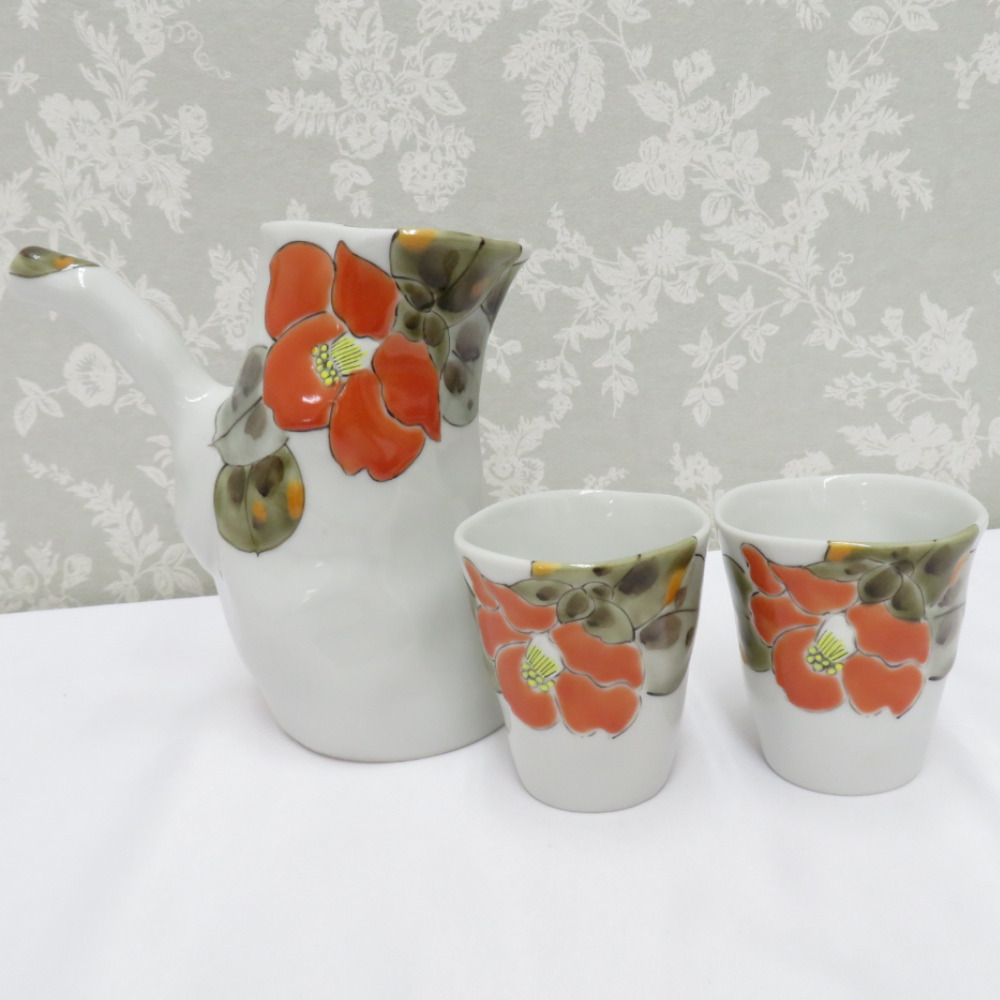 九谷焼 骨董・民芸品 福田由紀 九谷由紀 片口酒器 酒注 ぐい呑 盃 杯 酒器 酒盃 徳利 盃 食器 おちょこ 赤椿 3点セット拍卖