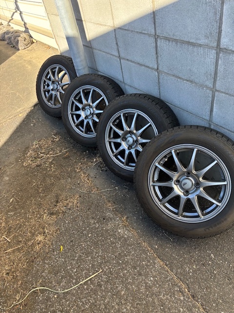 バリ山6mm ホンダフィット 4本アルミセット 175/65R15 ピレリーICE ASIMMETRICO 4穴100拍卖