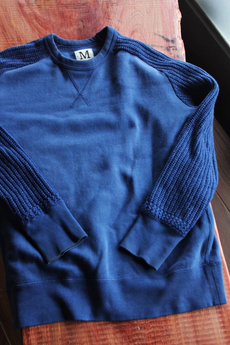 KATO/AAA/★/ 前VスウェットシャツM dkBL★フリーダムスリーブ 切替ニット袖 美品拍卖