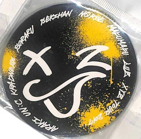 同梱可 XYZ TOUR 2017 缶バッジ 歌040拍卖