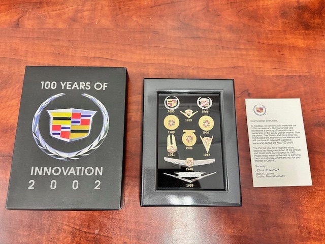 ◆新品未使用◆純正品◆超レア◆非売品◆GM キャデラック エスカレード 100周年記念 ロゴ エンブレム ピンバッジセット ノベルティ拍卖