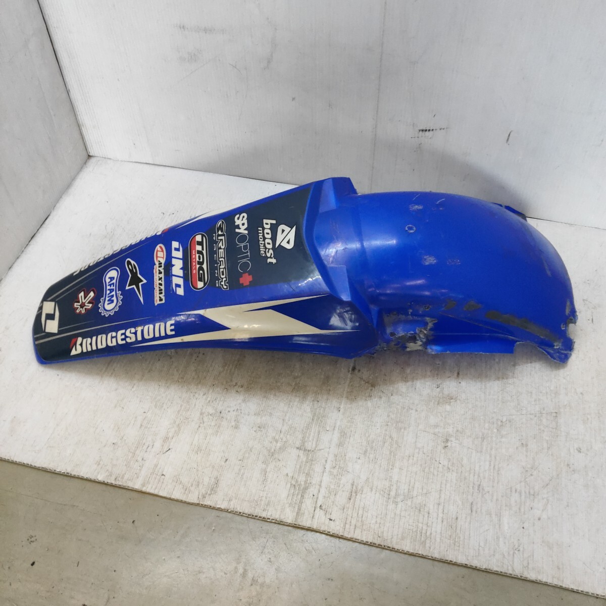 【0824-192】ヤマハ WR250F YZ250F 純正リアフェンダー 青 テールランプ シートカウル リアカウル 切り欠き加工あり 160拍卖