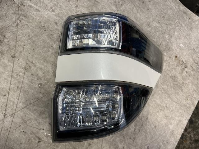 点灯OK ヴェルファイア 純正 ANH20W 右/運転席 テールライト テールランプ 070 イチコー 58-29 81551-58090拍卖