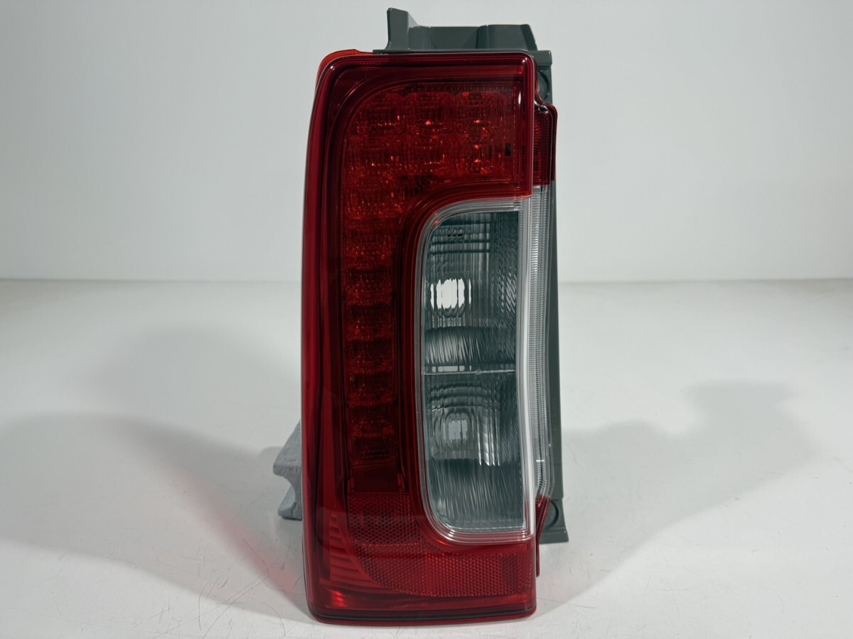 ダイハツ 純正 LA600S/LA610S タント LED テールライト 左側 KOITO 220-51391 棚番T-446拍卖