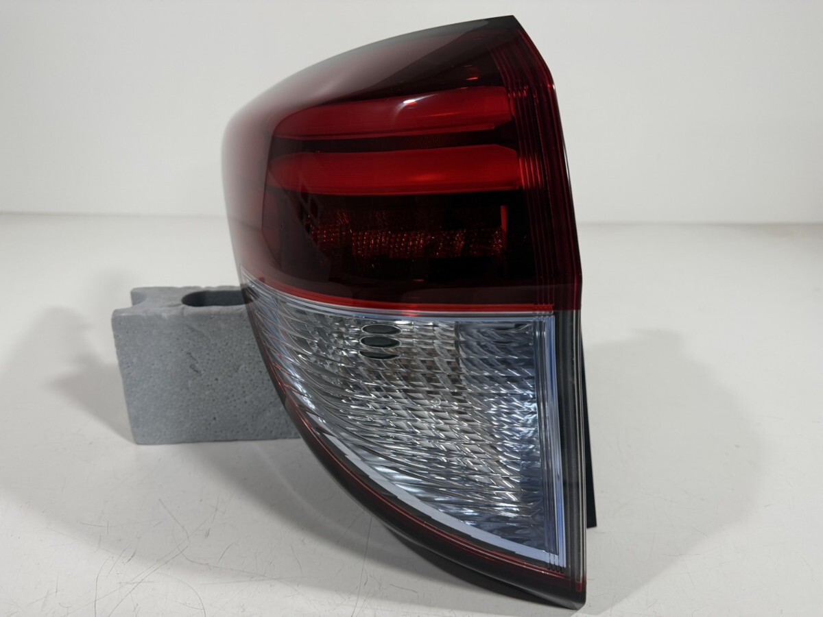 ホンダ純正 RU3/RU4 ヴェゼル 前期 中期 テールライト 左 外側 KOITO 220-62164 刻印J1 棚番T-449拍卖