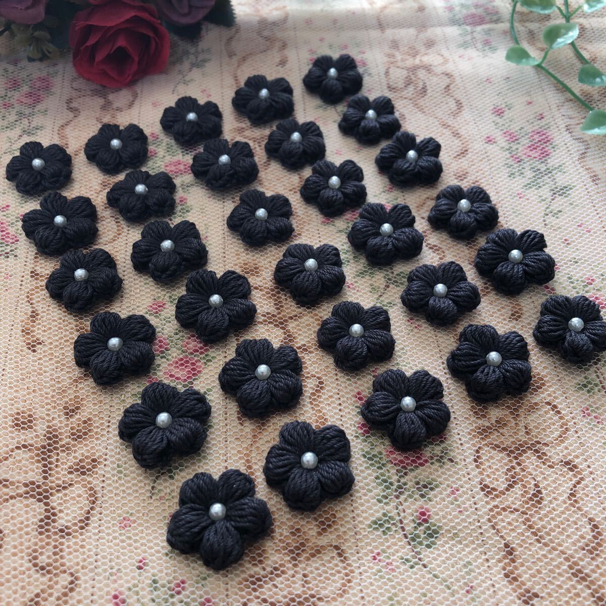 (No.163)☆ハンドメイド☆可愛いぷっくりお花ミニ(^^)30枚【ソフトブラック】モチーフパーツ等に拍卖