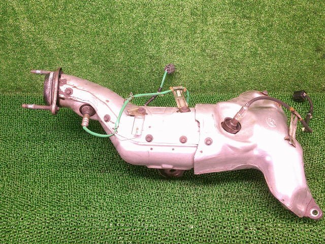 4kurudepa H21年 アテンザ DBA-GH5FP エキマニ 触媒 コンバーター キャタライザー L525-20-50XB L5VE L5-VE拍卖