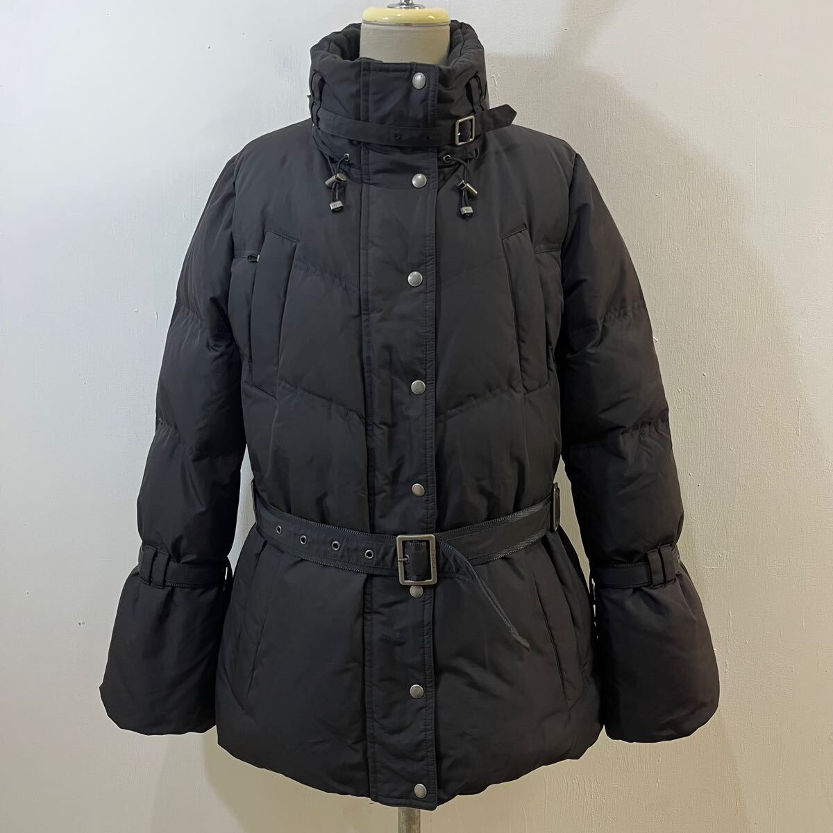 EPOCA ダウンジャケット 肉厚 防寒 ジップアップジャケット フード収納可能 黒 ブラック ウエストベルト エポカ【送料一律/同梱可能】P拍卖