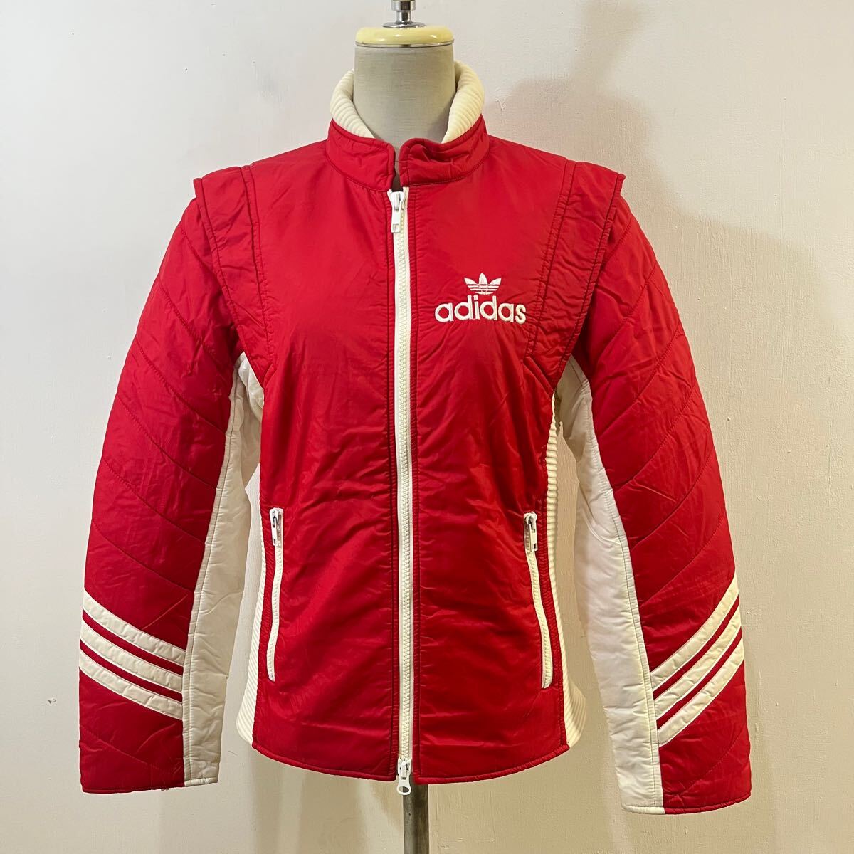 80s adidas ジップアップジャケット 中綿ブルゾン 防水加工 刺繍ロゴ トレフォイル デサント製 赤 希少 アディダス【送料一律/同梱可能】P拍卖