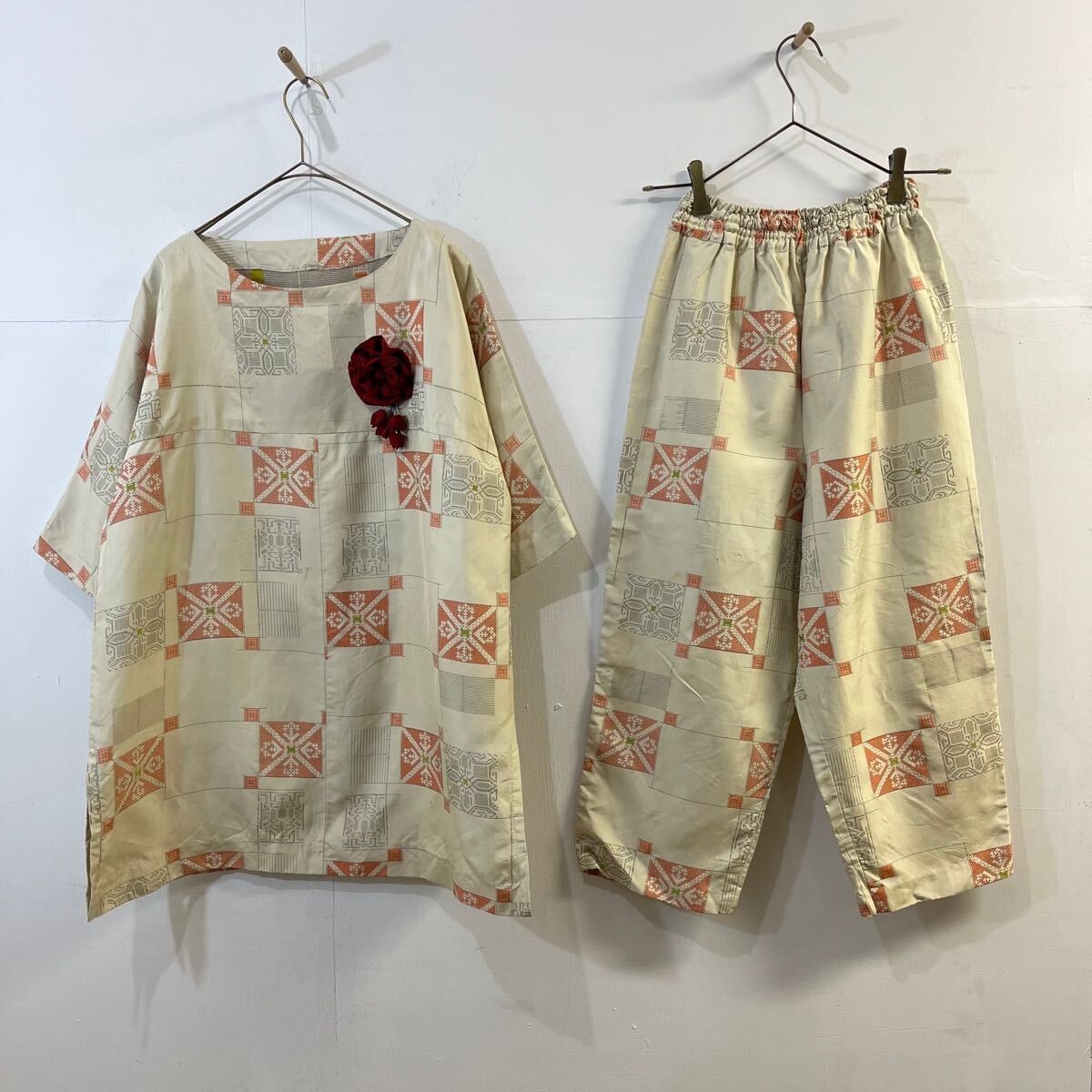 着物リメイク VINTAGE セットアップ チュニック イージーパンツ ブローチ付き 古布 総柄 ウエストゴム ヴィンテージ【送料一律/同梱可能】G拍卖