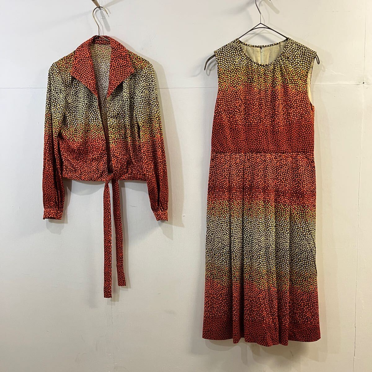 VINTAGE 昭和レトロ 2ピース 総柄 デザインジャケット ノースリーブワンピース ロングワンピース ヴィンテージ 希少【送料一律/同梱可能】G拍卖