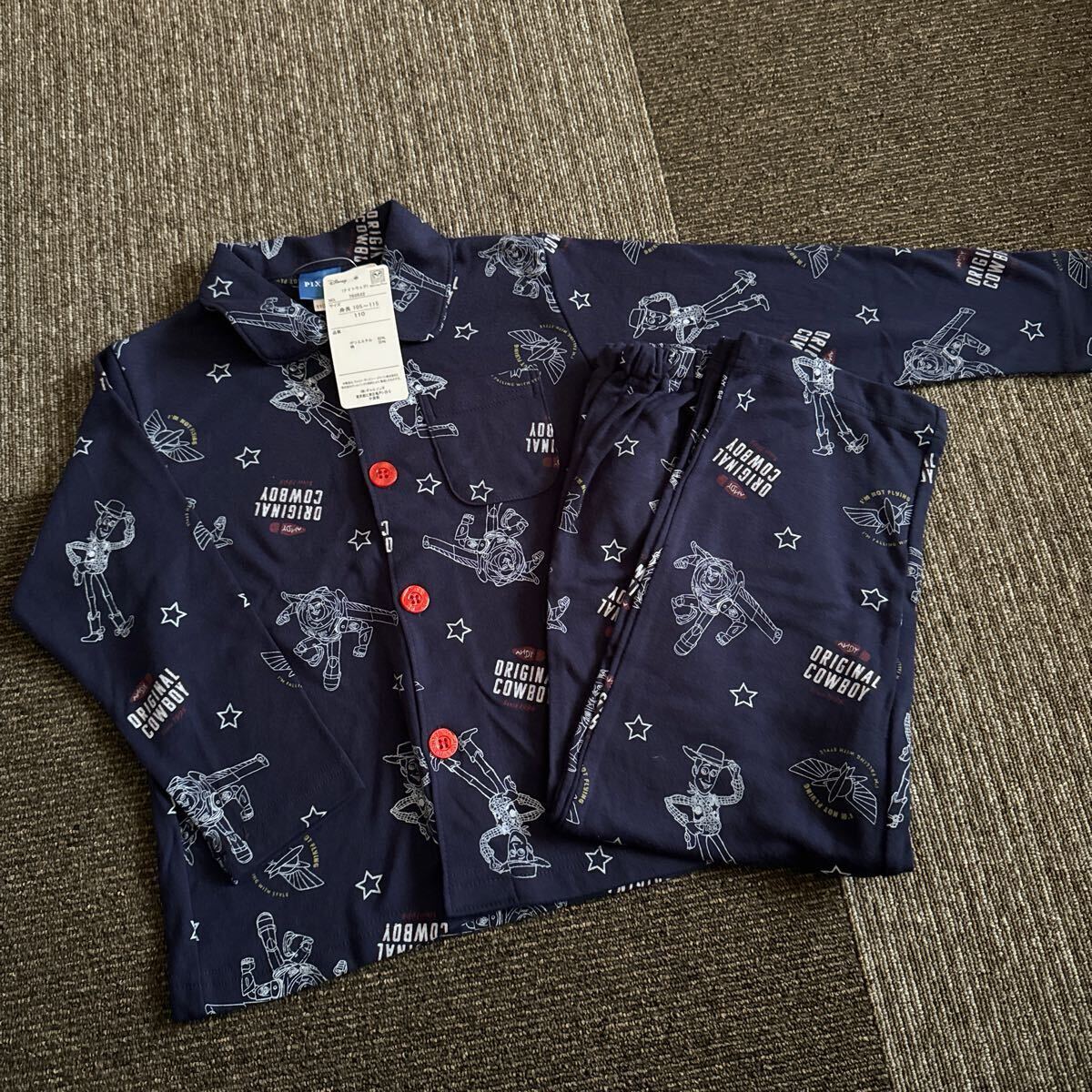 【82】トイストーリー 長袖パジャマ 110㎝ ディズニー パジャマ ルームウェア 上下セット 拍卖