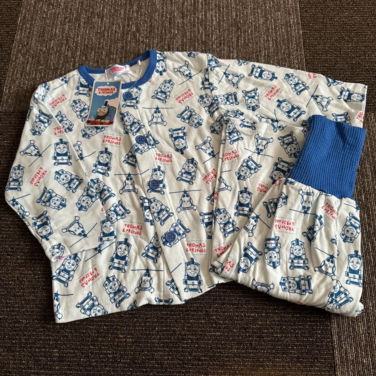 【82】トーマス 腹巻き長袖パジャマ 80㎝ 機関車 パジャマ ルームウェア 上下セット 拍卖