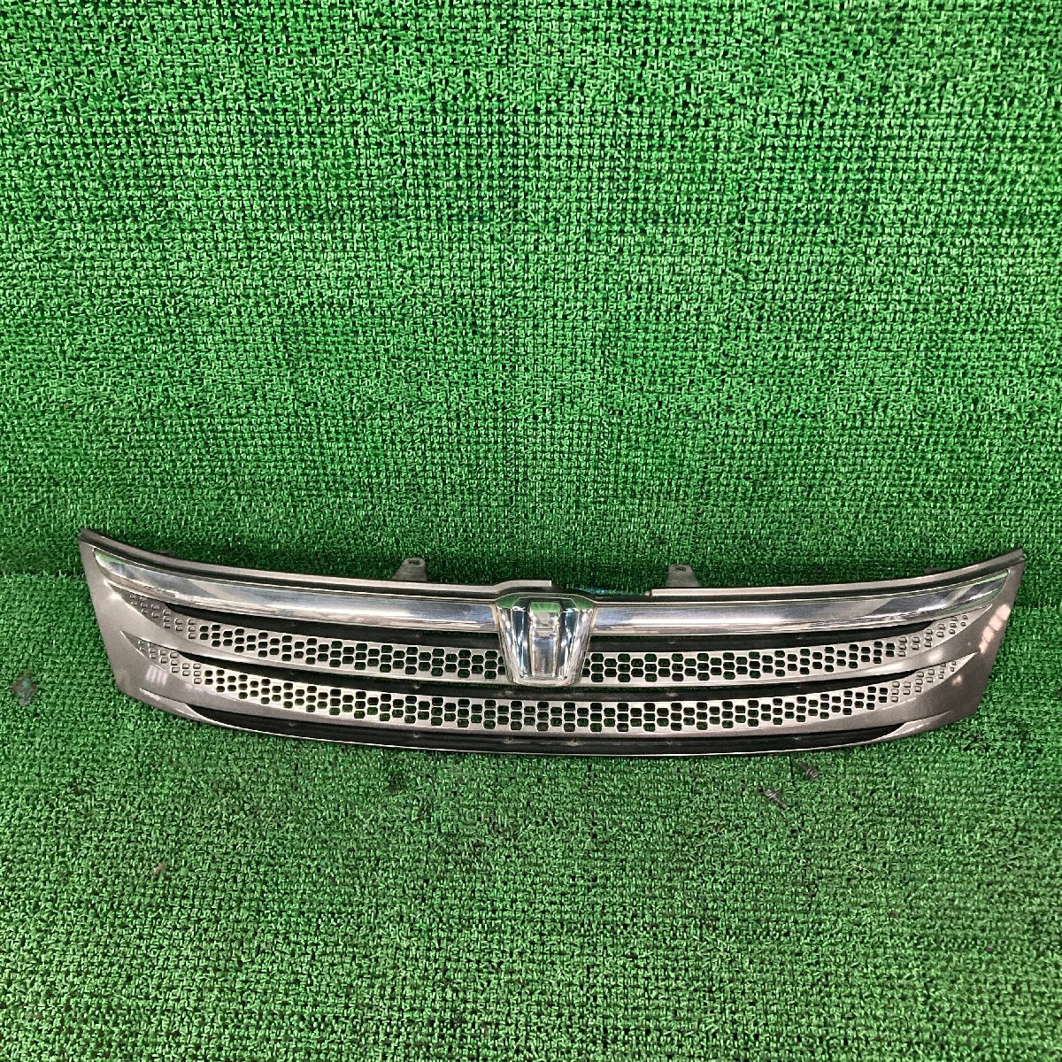 ♪♪アイシス ANM10W プラタナ フロントグリル ラジエターグリル (W11864)♪♪拍卖