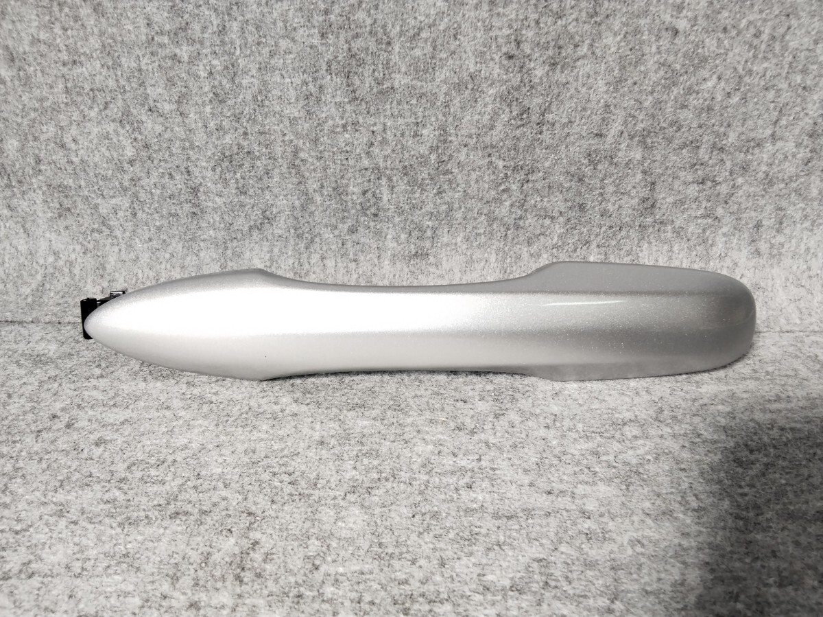 N1022-S2 トヨタ プリウス ZVW50 アウトサイド ドアハンドル シルバー☆拍卖