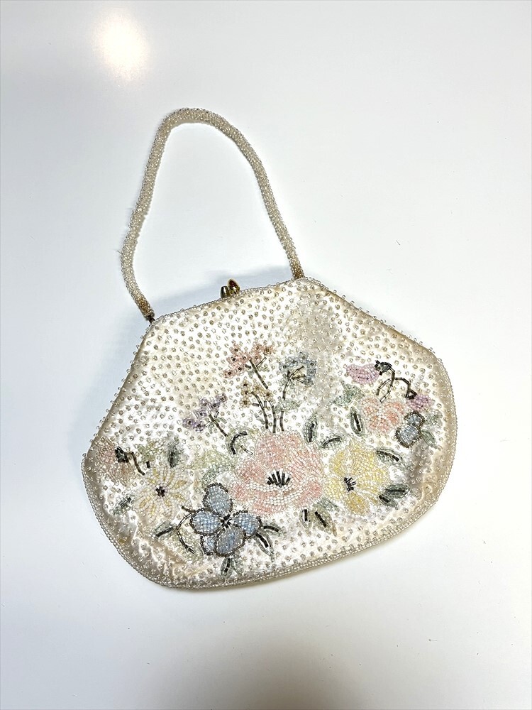 花とら●リサイクル ビーズバッグ パーティーバッグ ハンドバッグ 白 可愛い 花 WAKO製 241125拍卖