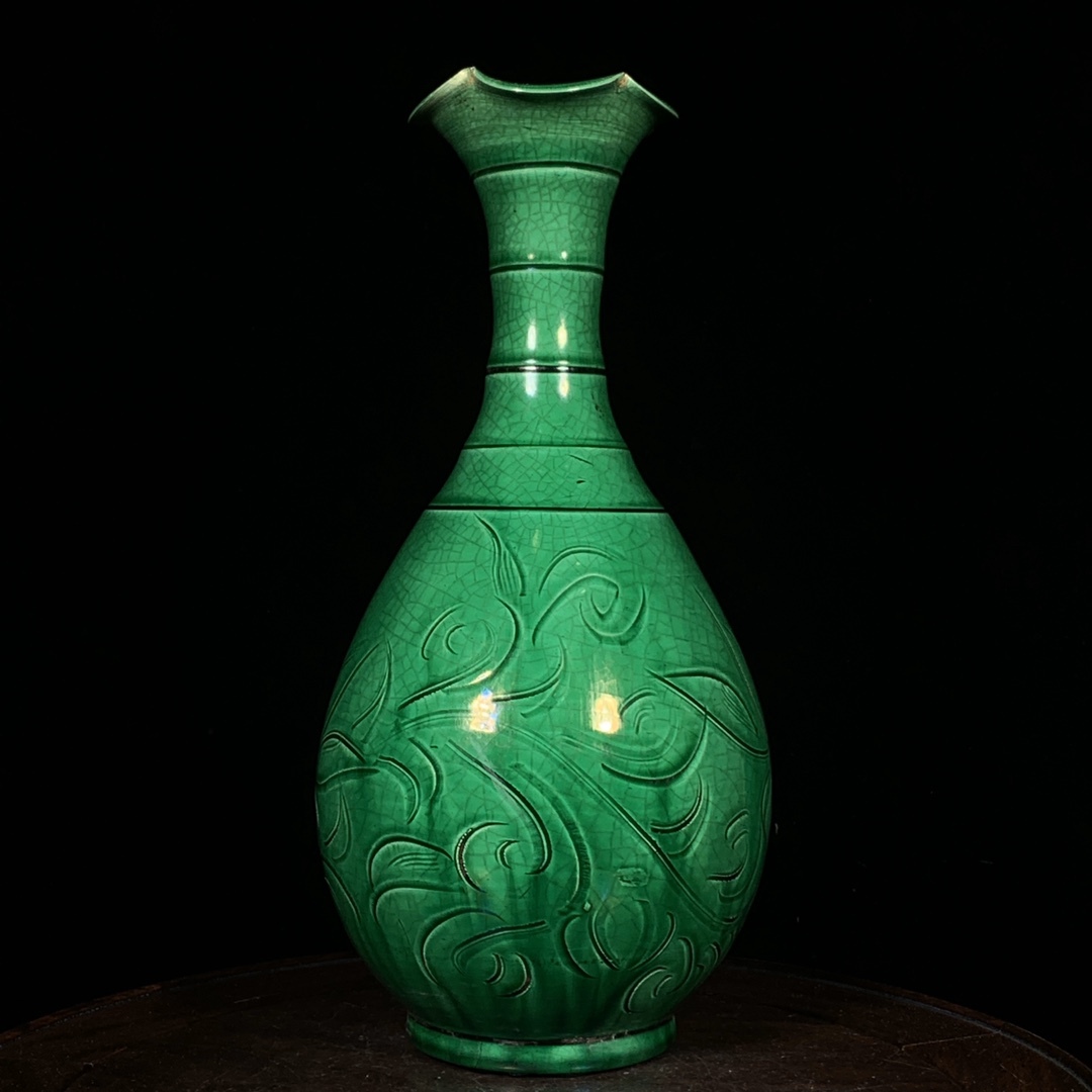 *珍品旧蔵* 宋 定窯 綠釉刻花卉紋花口玉壺春瓶 磁器瓶 陶磁器 茶道具 置物 擺件 賞物 極細工 唐物 中国磁器 中国古玩 工芸品 陶芸 ZK1227拍卖