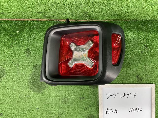 ジープ レネゲード ABA-BU24 右テールランプ トレイルホーク 4WD拍卖