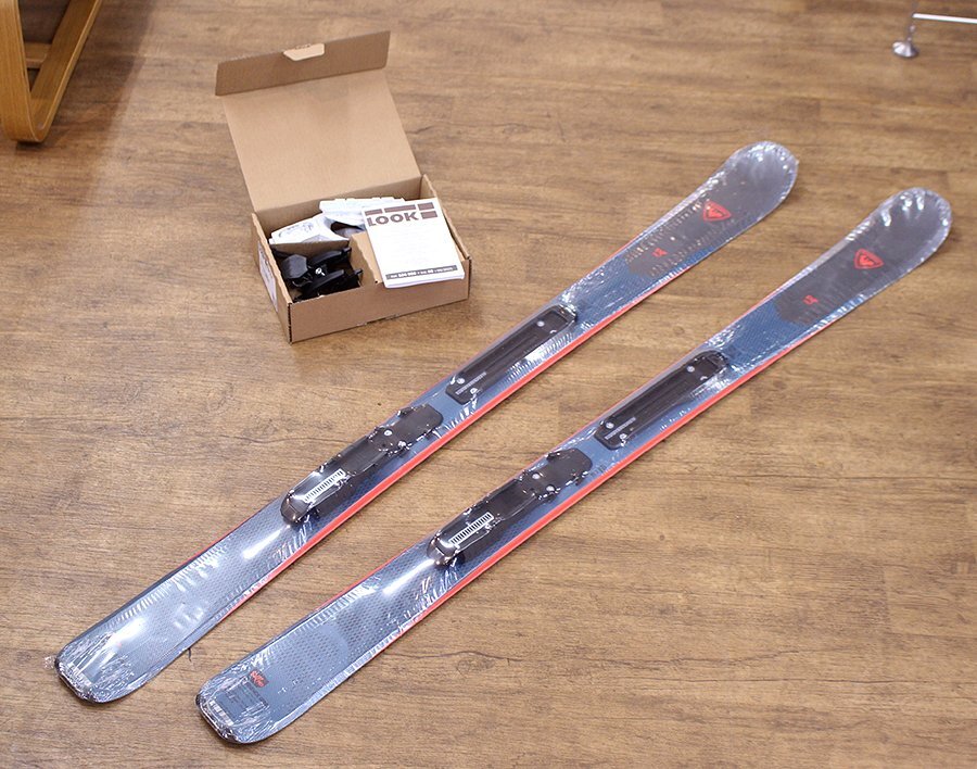 ロシニョール ジュニアスキー 2点セット Experience Pro 128cm 2022-2023モデル LOOK KID 4GW B76 WHITE Rossignol 未使用 2061593拍卖