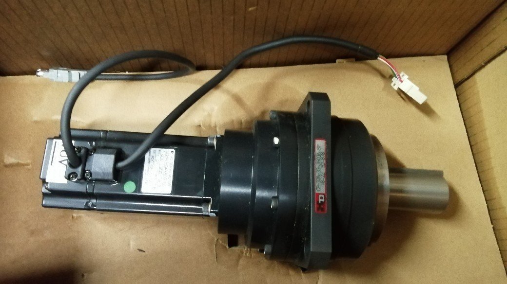 00454 安川電機 サーボモータ SGMAH-04AAAG761拍卖