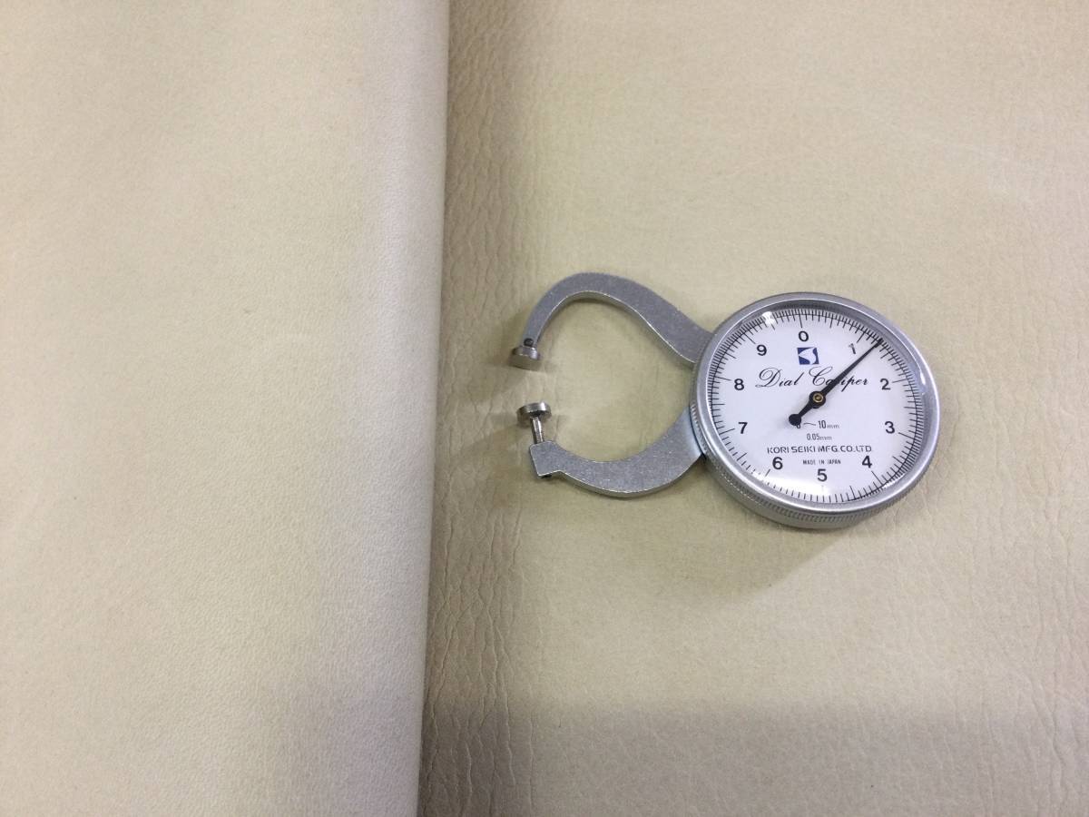 【SALE】V174革 皮/牛 オイル調 ホワイトベージュ 258ds 1.6mm~1.9mm/格安拍卖