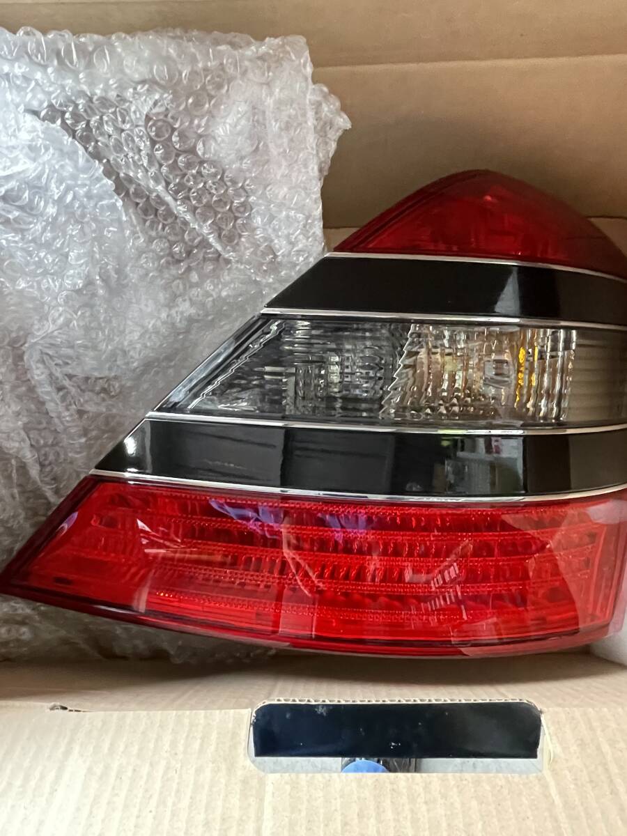 【中古】メルセデスベンツ Sクラス W221 右側テールレンズ拍卖