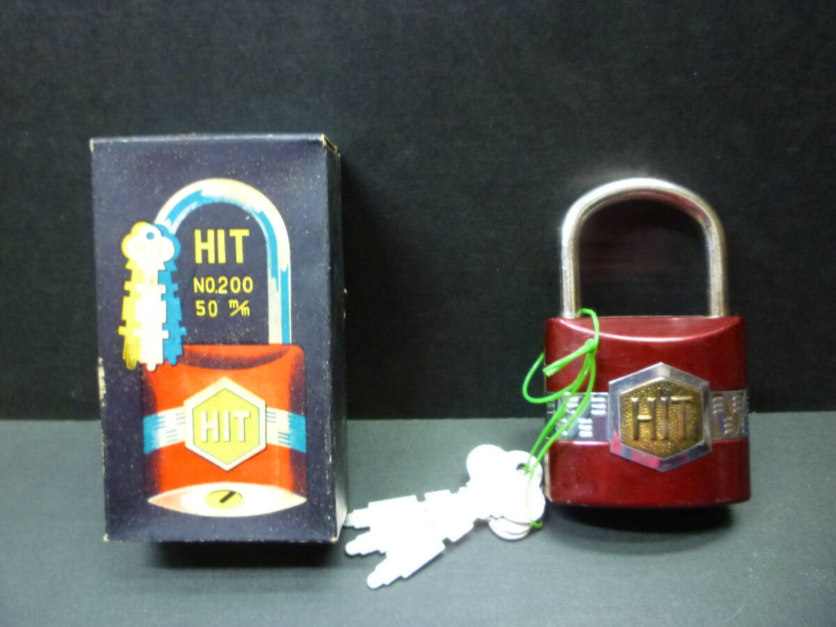 ④デッドストック 古い南京錠 赤 レッド HIT NO200 50mm アンティーク ビンテージ 昭和レトロ 古道具 金物 錠前 カギ 鍵 掛金拍卖