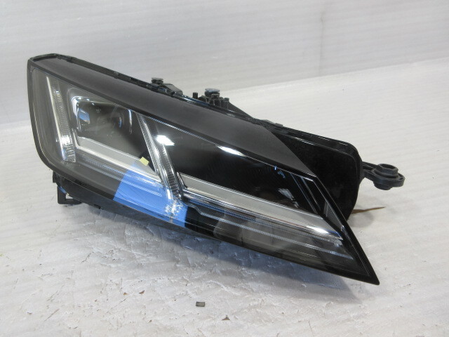 良品 アウディ TT 8S 純正 LED 右 ヘッドライト拍卖