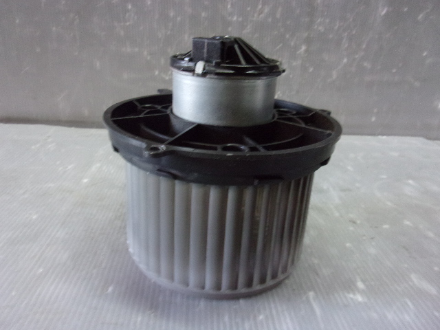 【2666】平成14年式 モコ MG21S K6A ヒーターモーター 272500-0411 デンソー 棚T1-1拍卖