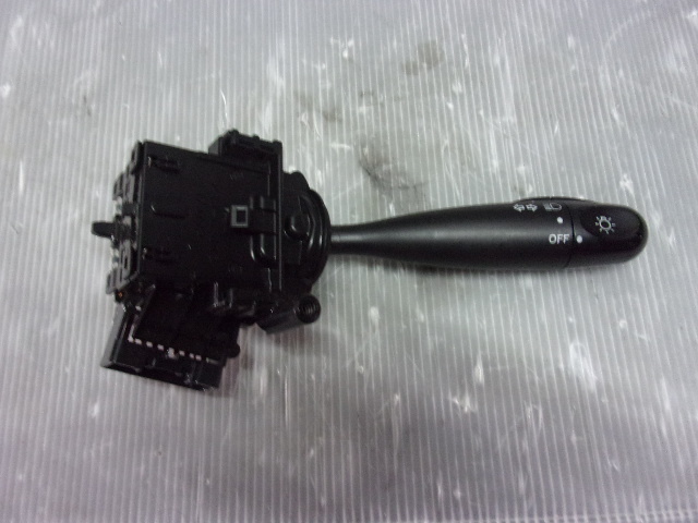 【2668】2007年式 エブリィ DA64W K6Aターボ コンビネーションスイッチ ライト側 ディマースイッチ 棚G10拍卖