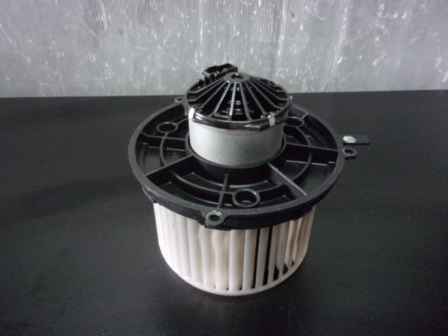 【2673】アルトラパン HE21S 2003年式 K6A ターボ ヒーターモーター 272500-0411 棚T-1拍卖