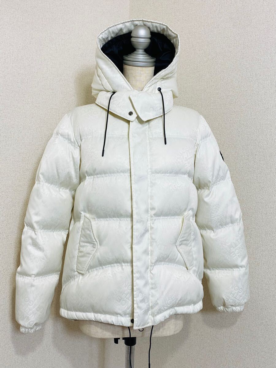 8094. 【極美品】Dance with Dragon ダンスウィズドラゴン ダウン ジャケット 総柄 白 ホワイト M ゴルフウェア レディース拍卖