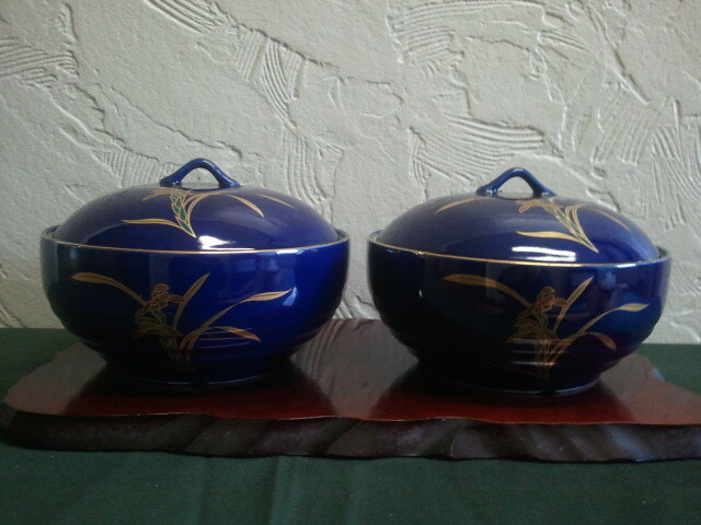 ☆☆【美術 陶磁器・モダン食器】蓋付き 盛鉢 瑠璃色金彩菖蒲文 あやめ文 陶器 和食器 /蓋物 デザイン食器 第一陶器 和光園拍卖