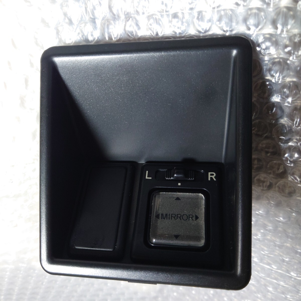 ダイハツ シャレード G102S 4ドアセダン SOCIAL SX limited 純正ドアミラー コントロールスイッチ パネル 動作確認済み 中古品拍卖