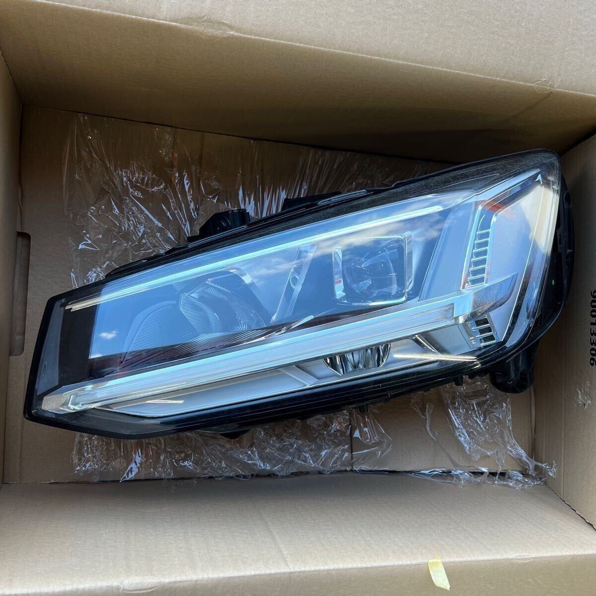 アウディ SQ2 3BA-GADNUF 左ヘッドライト 劣化ヒビあり 令和2年 純正拍卖