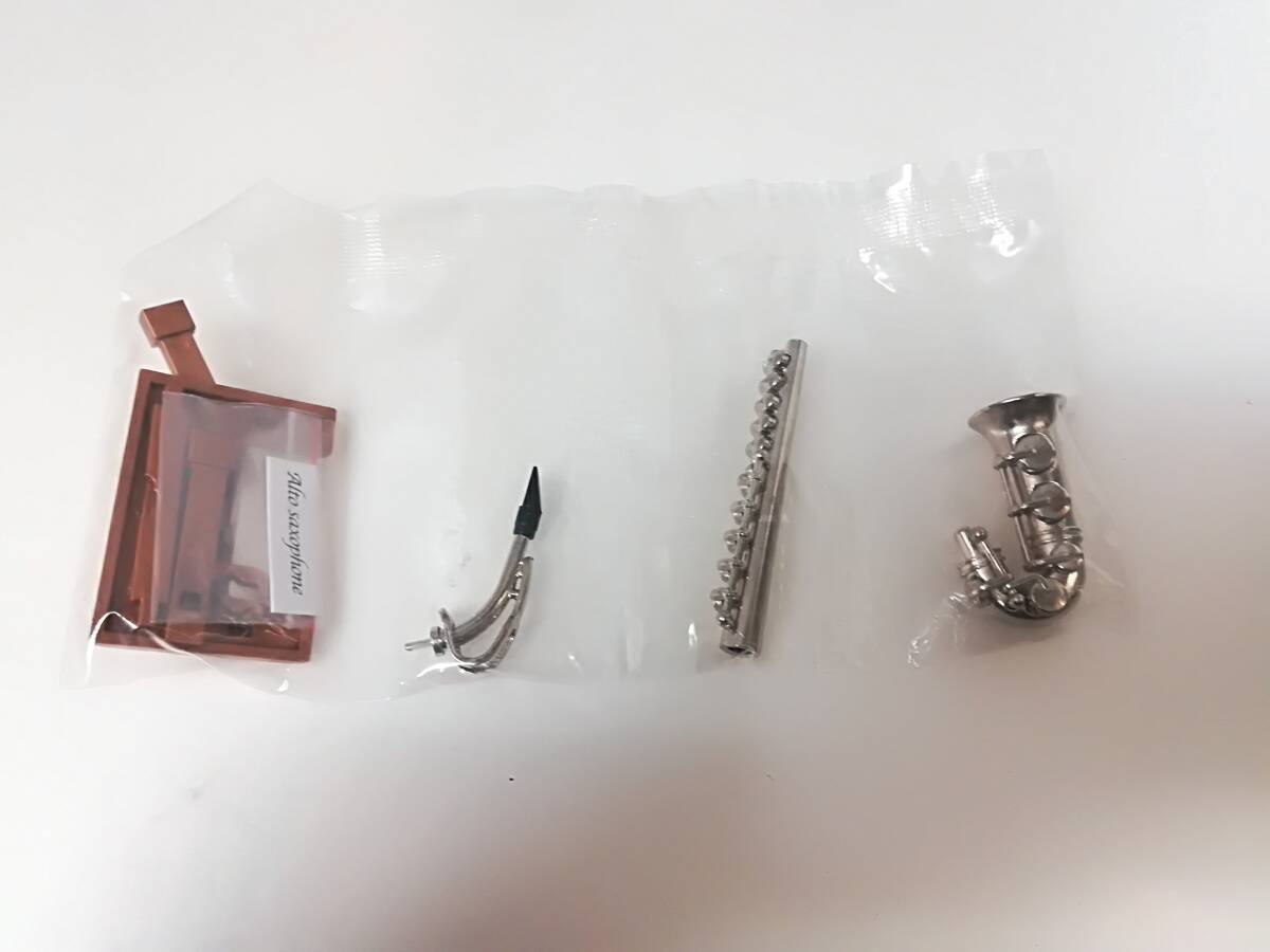 ■未使用 ダイキャスト製 管楽器 マスコット クレッシェンド アルトサックス シルバー 内袋未開封 超リアル TOYS SPIRITS フィギュア拍卖