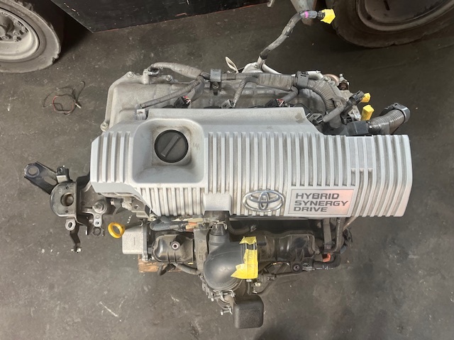 トヨタ プリウスアルファ ハイブリッド DAA-ZVW41 エンジン 19000-37472 2WD CVT *個人宅配送不可*拍卖