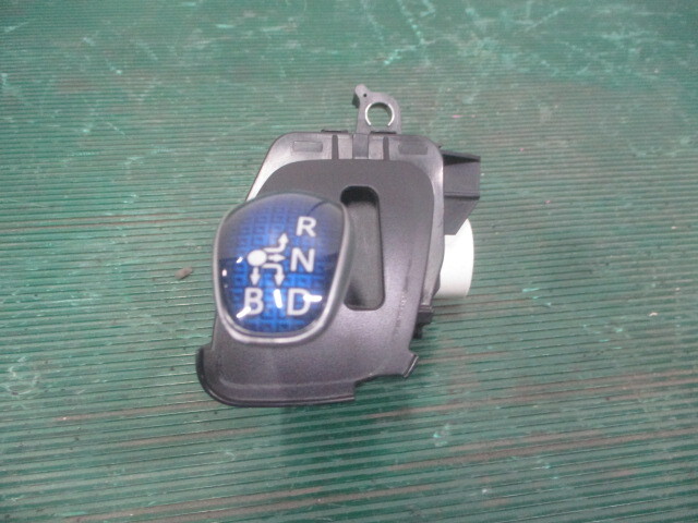 トヨタ プリウスアルファ ハイブリッド DAA-ZVW41 シフトレバー 75G615-RHD 33550-47112-B0拍卖