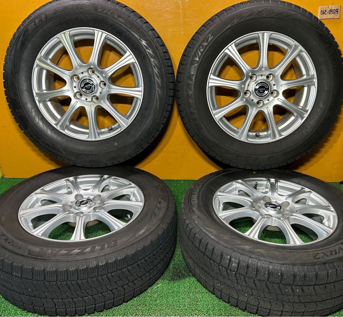 冬用 215/65R16 98Q BRIDGESTONE VRX2 *WEDS AXELL【16×6.5J +40 PCD:114.3×5H ハブ径:73mm】アルファード、エルグランド等に拍卖