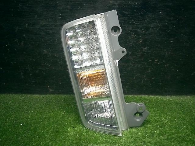 ☆エルグランド TE52 左テールランプ 下側 LED スタンレー P8960 26555-1JB3A拍卖