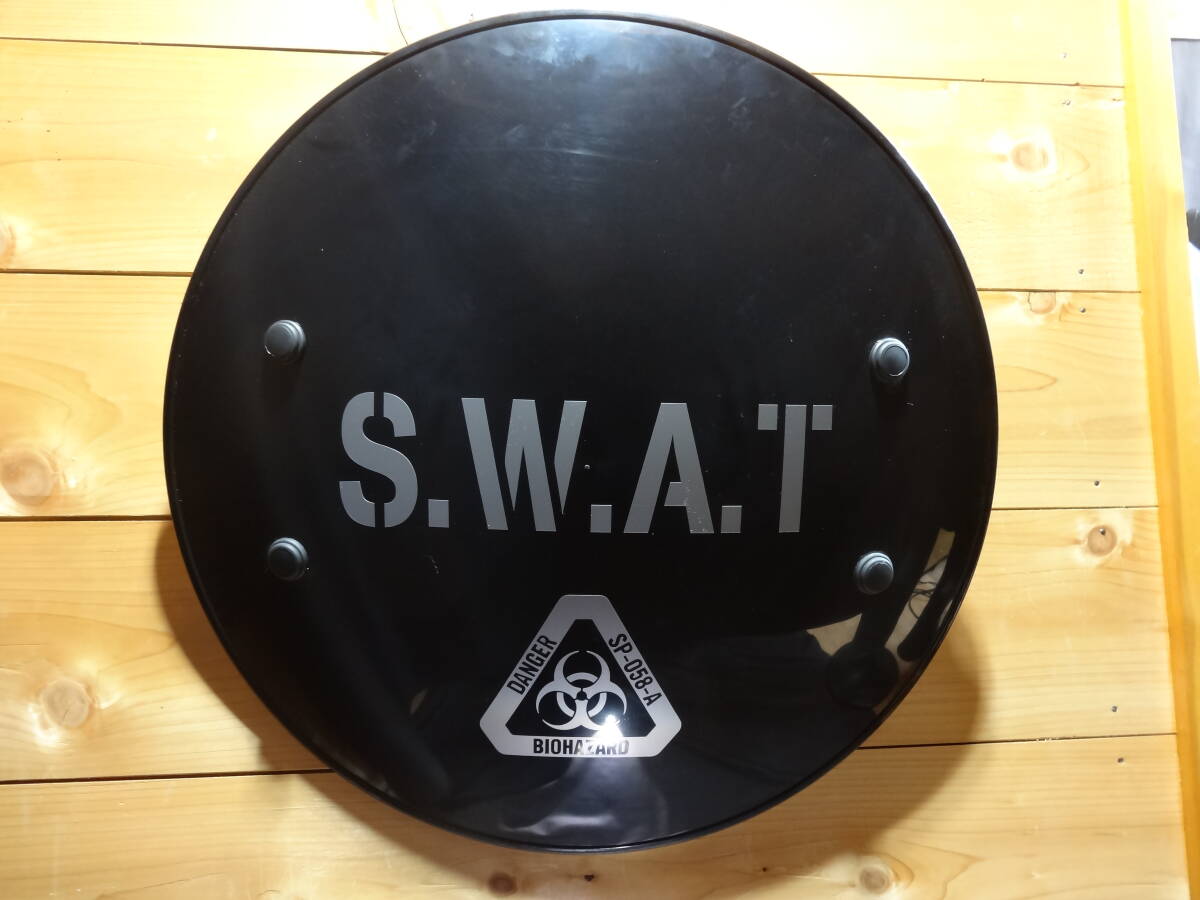 □ 動画有り・ご自宅の防犯対策に・ポリカーボネイト製・ライオットシールド・自己防衛の意識向上・S.W.A.T仕様・直径52cm・堅牢な造り □拍卖
