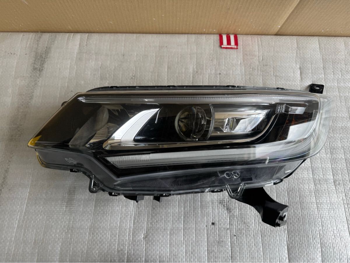 ホンダ フリード GB5/GB6 左ライト/左ヘッドライト LED 純正拍卖