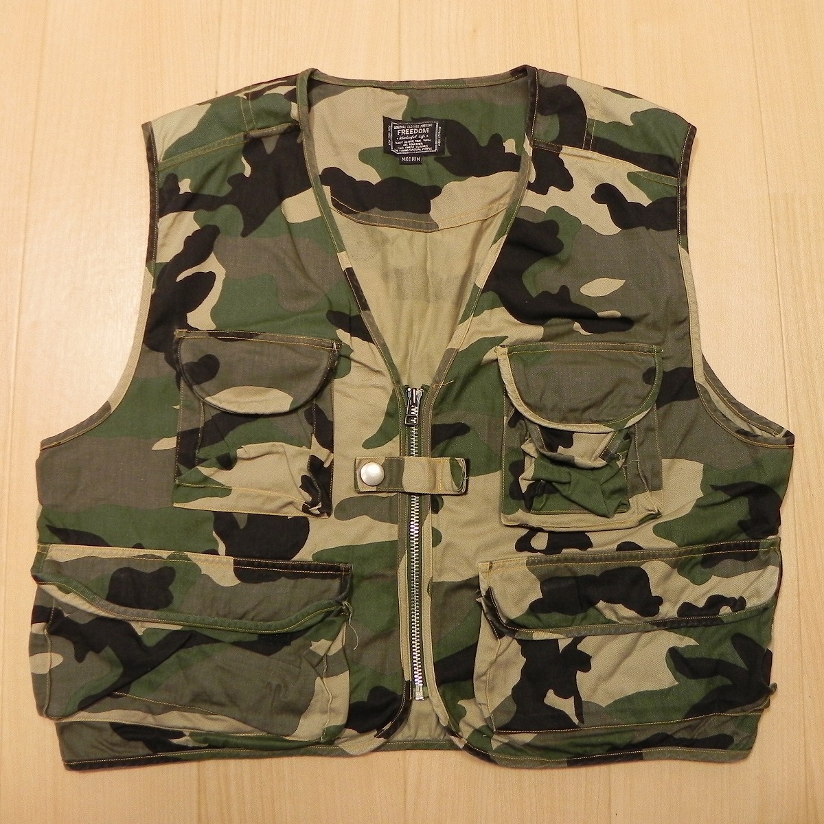 フリーダム【ポケット多数】FREEDOM 迷彩 カモフラ ベスト M 古着 ジレ チョッキ アウトドア ハンティング フィッシング 即決 ★d拍卖