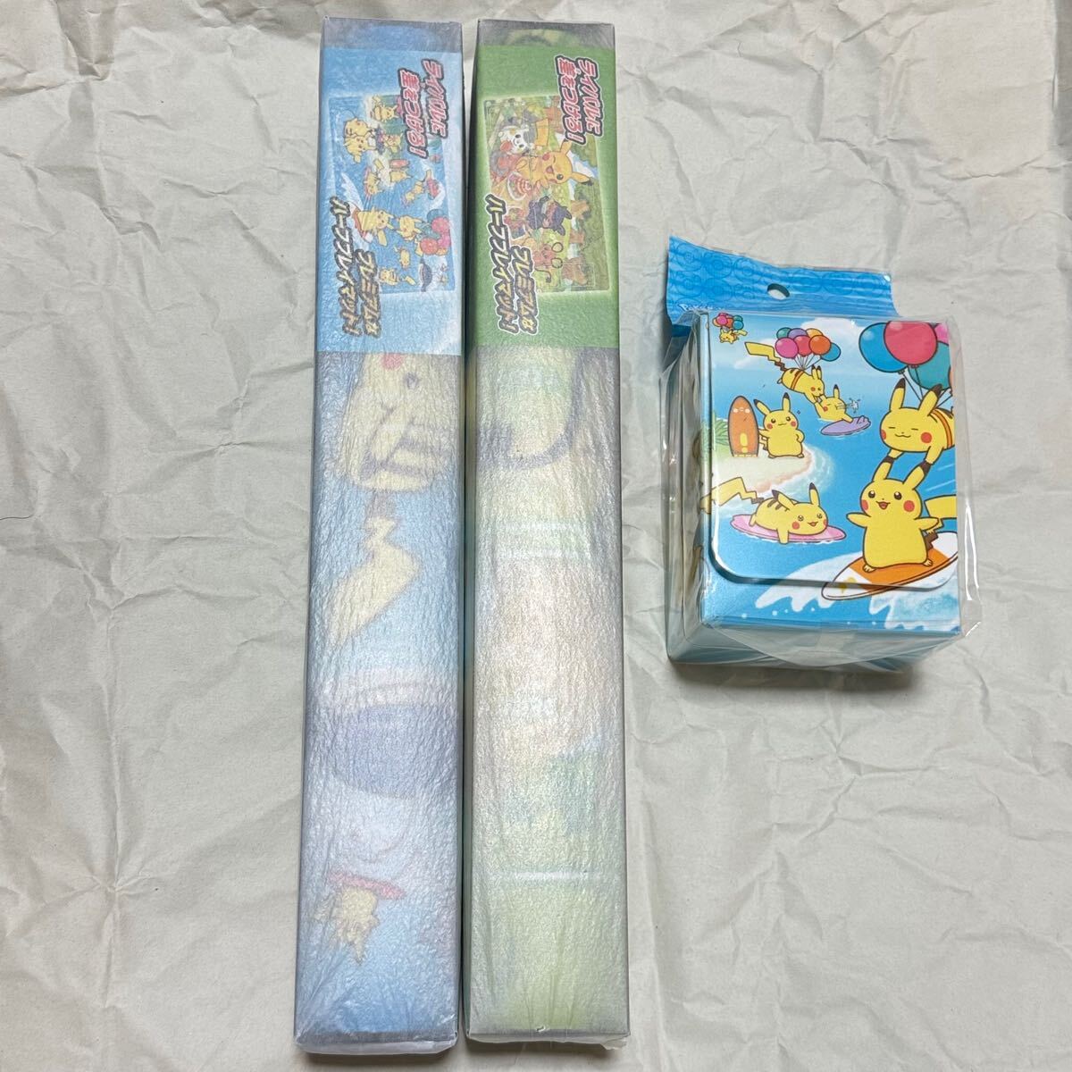 ポケモンカードゲーム ラバープレイマット ピカチュウ&モルペコ + なみのりピカチュウ&そらをとぶピカチュウ + デッキケース 3点セット拍卖