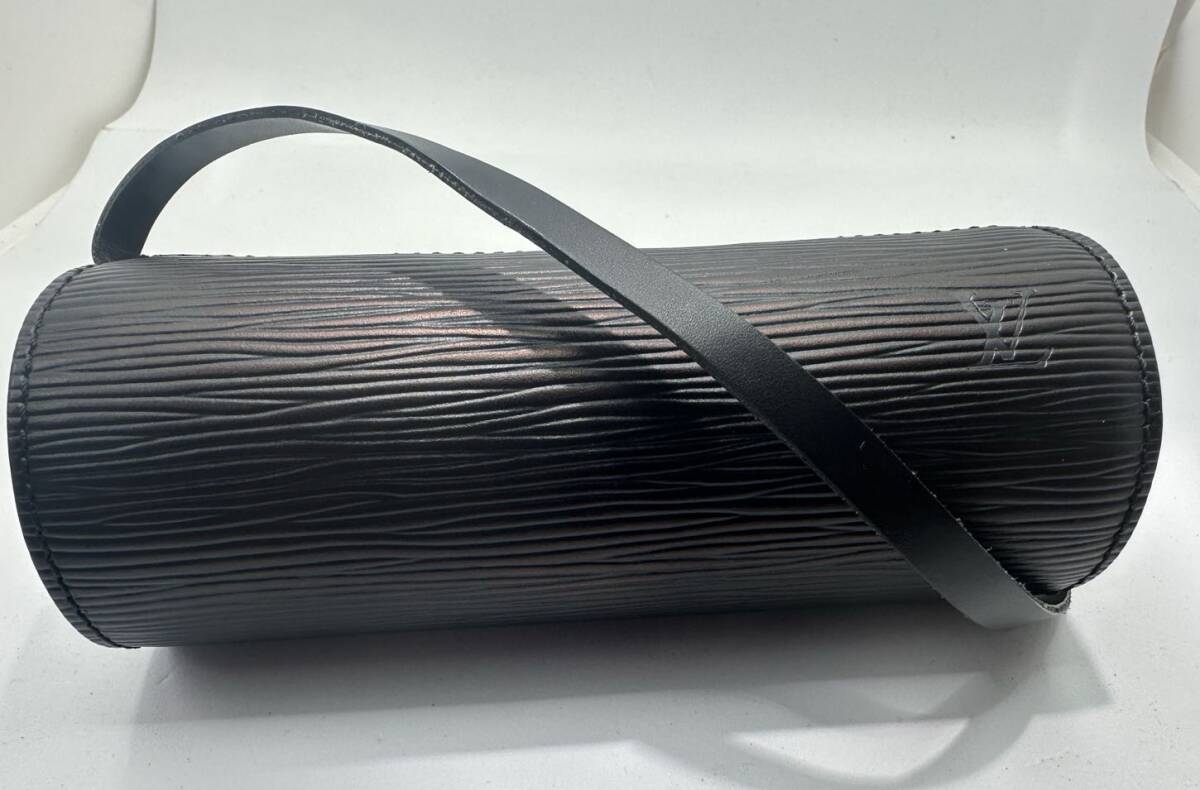 LOUIS VUITTON ルイヴィトン エピ ポーチ ブラック 黒拍卖