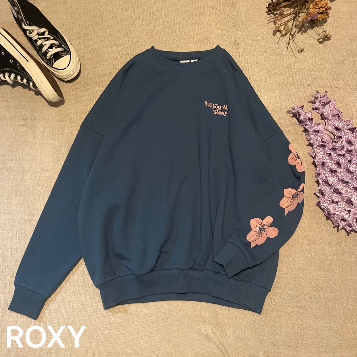 ROXY トレーナー スウェット 袖ロゴ オーバーサイズ フラワー レトロ ロキシー レディースMサイズ 美品 大人可愛い 長袖 ロゴ拍卖